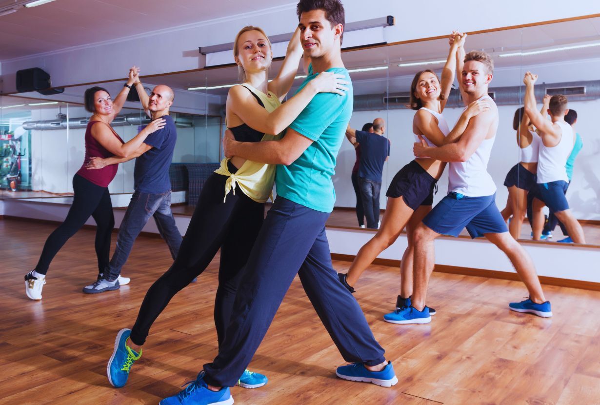 Bachata for Beginners: The Most Romantic Couple Activity for Dubai’s Wedding Season